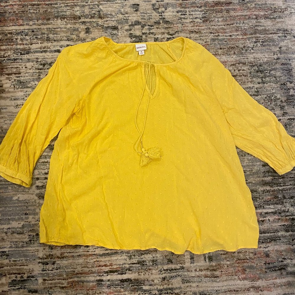 Merona Flowy Yellow Top Size M